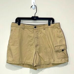 Plus Size Carolina Blues Khaki Shorts. Size 16.